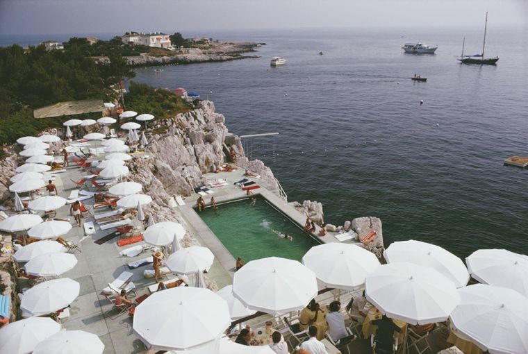 Slim Aarons, Pool By The Sea 1969 Slim Aarons Limited Edition Estate Stamped Print Slim Aarons, Pool By The Sea 1969 Slim Aarons Limited Edition Estate Stamped Print