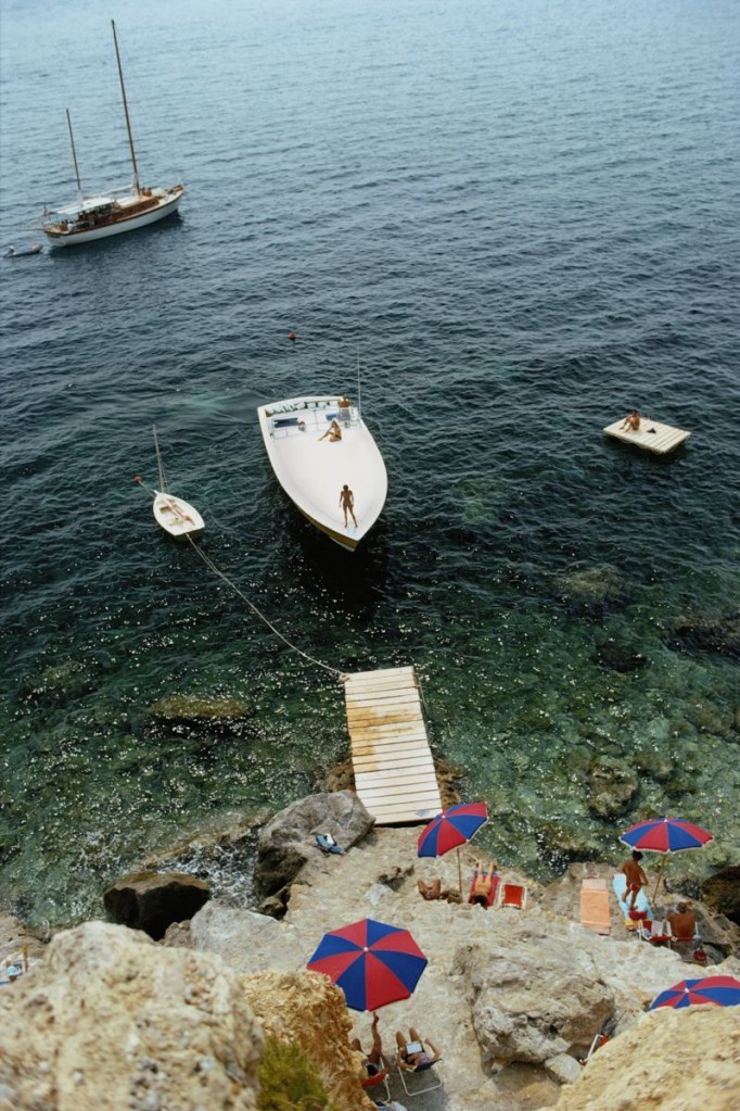 Slim Aarons, Porto Ercole - 1973 Slim Aarons Limited Edition Estate Stamped Print Slim Aarons, Porto Ercole - 1973 Slim Aarons Limited Edition Estate Stamped Print