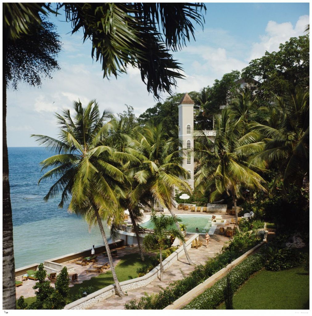 Slim Aarons, Bahamanian Hotel - 1973 Slim Aarons Limited Edition Estate Stamped Print Slim Aarons, Bahamanian Hotel - 1973 Slim Aarons Limited Edition Estate Stamped Print