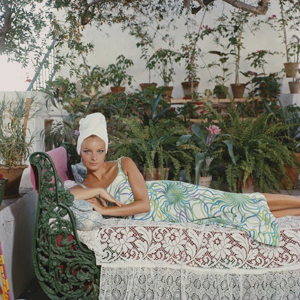 Slim Aarons, Quiet Afternoon - 1980 Slim Aarons Limited Edition Estate Stamped Print Slim Aarons, Quiet Afternoon - 1980 Slim Aarons Limited Edition Estate Stamped Print