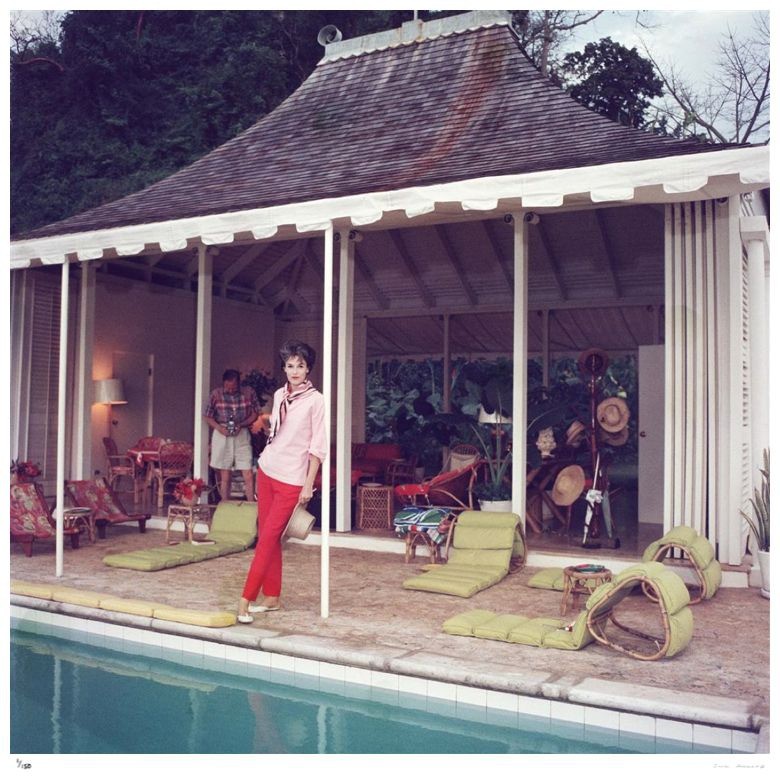 Slim Aarons, Family Snapper - Slim Aarons Limited Edition Estate Stamped Print Slim Aarons, Family Snapper - Slim Aarons Limited Edition Estate Stamped Print