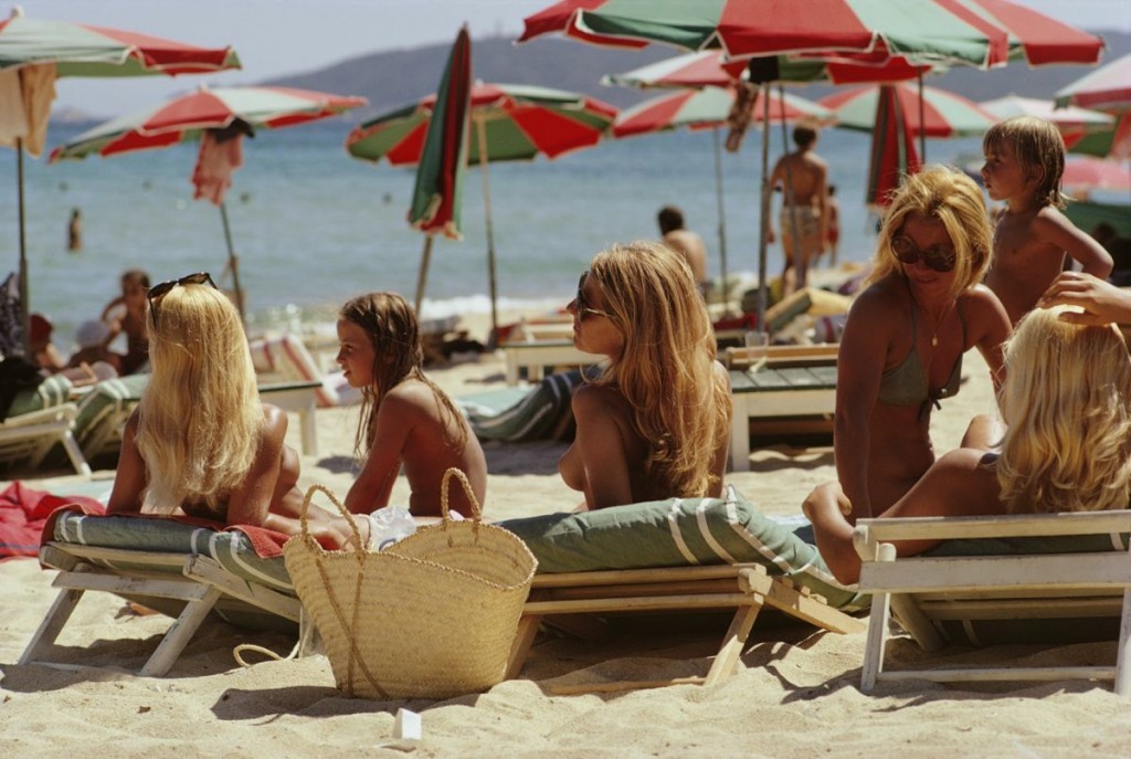 Slim Aarons, Saint-Tropez Beach Slim Aarons, Saint-Tropez Beach