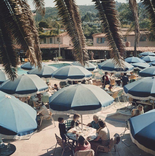 Slim Aarons, Outdoor dining Slim Aarons, Outdoor dining