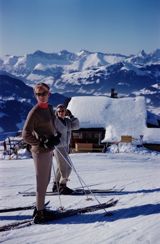 Slim Aarons, Skiers at Gstaad Slim Aarons, Skiers at Gstaad