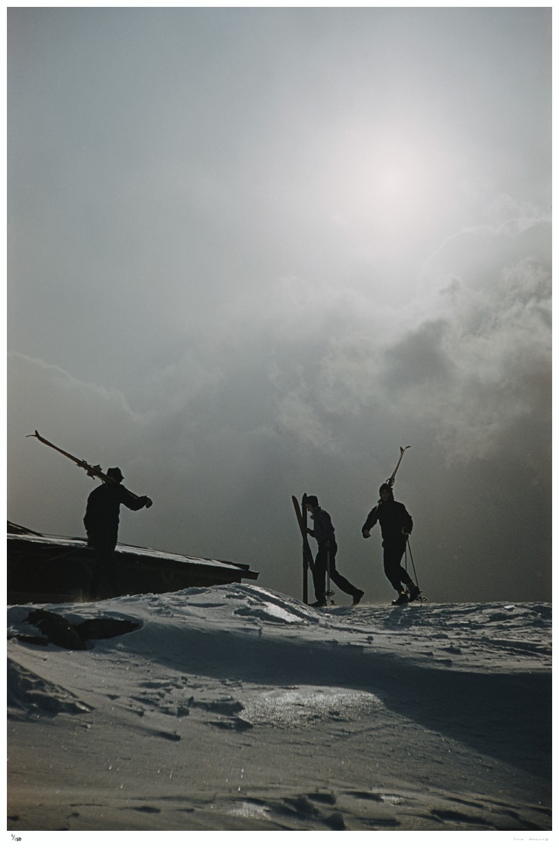 Slim Aarons, Cranmore Mountain Skiers - Slim Aarons Limited Edition Estate Stamped Print Slim Aarons, Cranmore Mountain Skiers - Slim Aarons Limited Edition Estate Stamped Print
