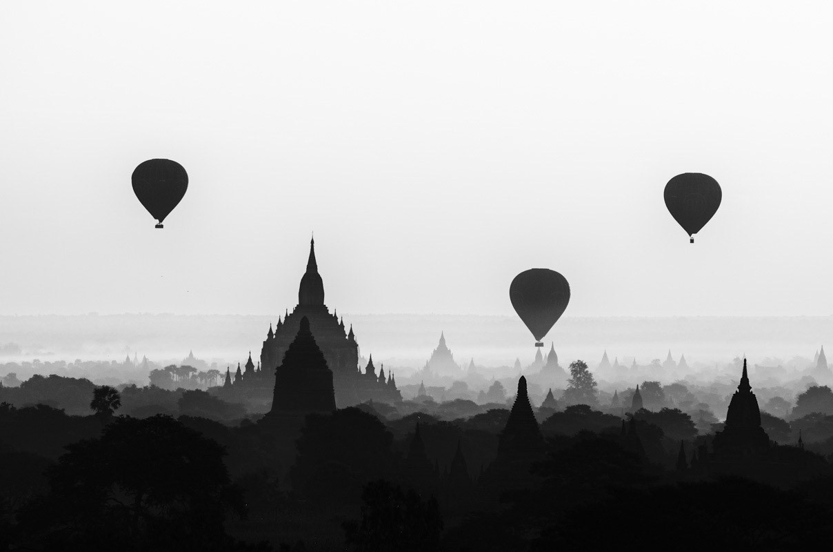 James Sparshatt, Dawn over Bagan James Sparshatt, Dawn over Bagan