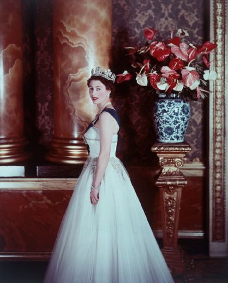 Queen Elizabeth Ii By Cecil Beaton 2020 Photography Artsper 896817
