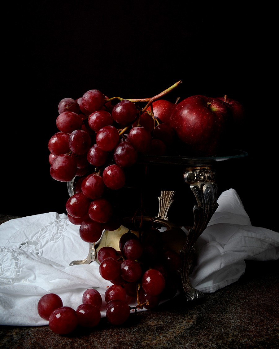 Dora Franco, Uvas y manzanas. From Dora Franco, Uvas y manzanas. From
