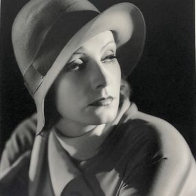 Photography, Greta Garbo with hat, portrait, Clarence Sinclair Bull