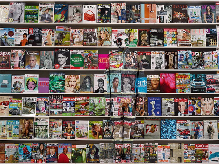 Liu Bolin, Hiding in Spain - Spain Magazine Liu Bolin, Hiding in Spain - Spain Magazine