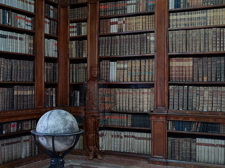 Liu Bolin, Hiding in Italy - Culture Public Library Liu Bolin, Hiding in Italy - Culture Public Library