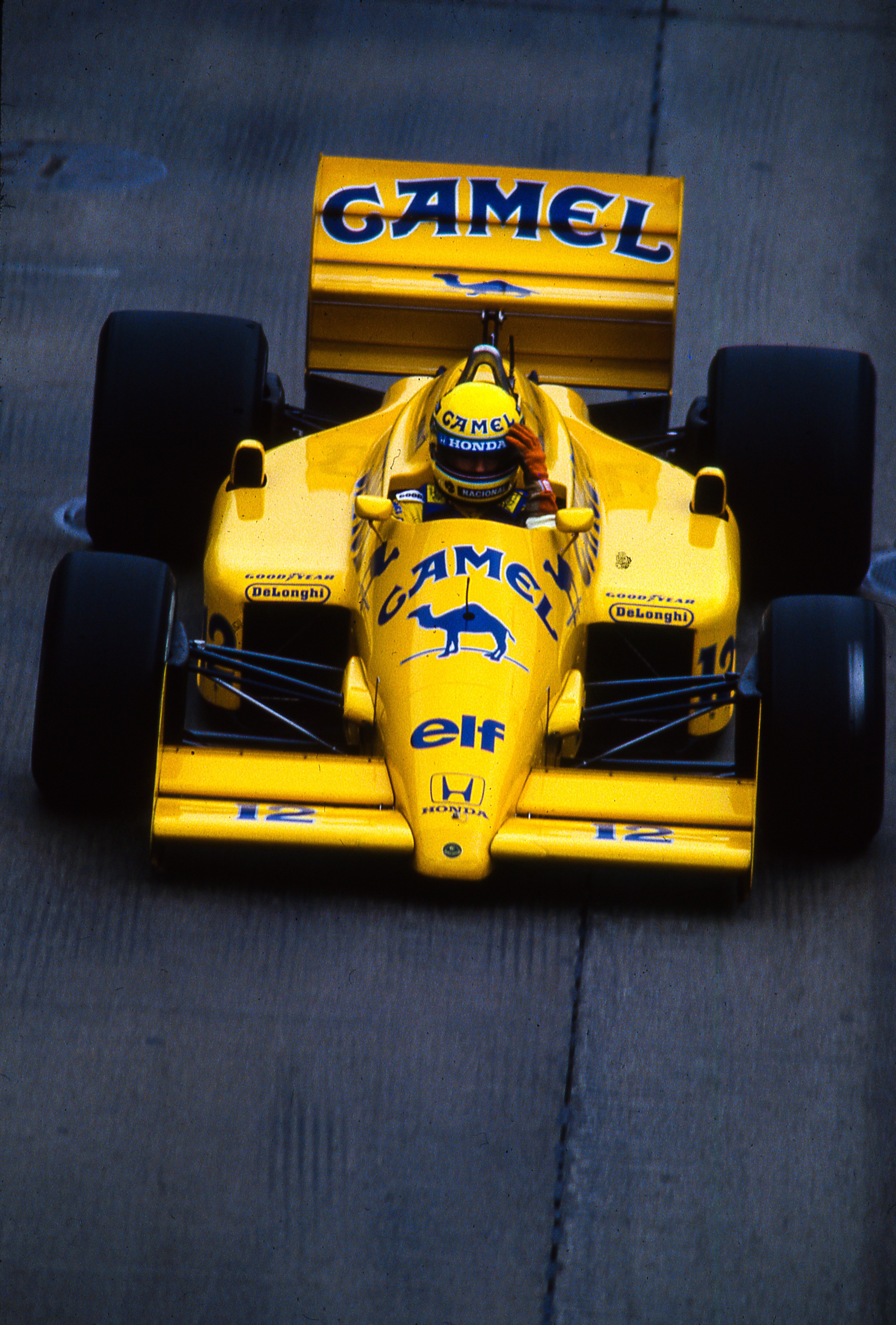 Dominique Leroy, Ayrton Senna en jaune citron Dominique Leroy, Ayrton Senna en jaune citron