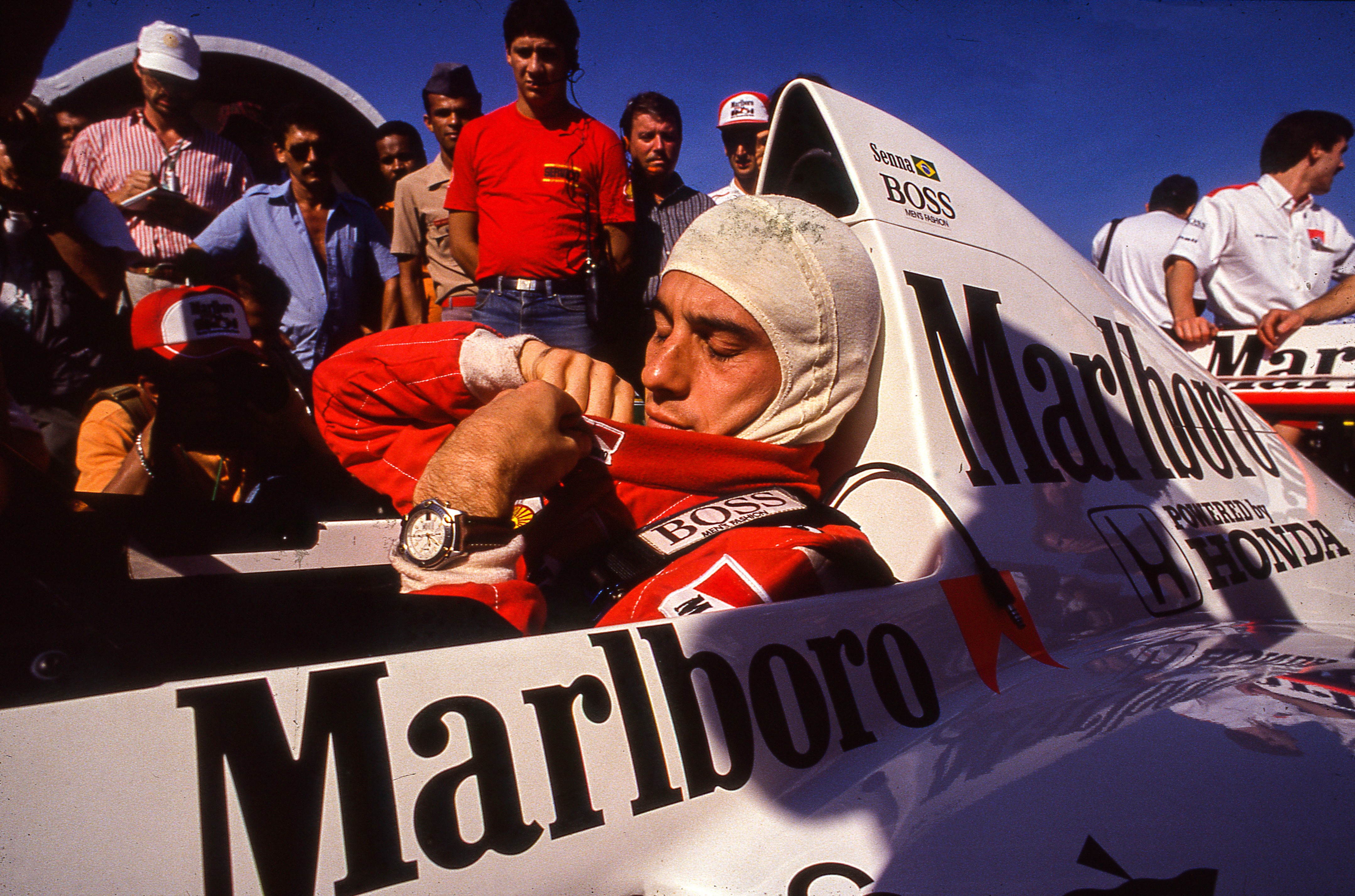 Dominique Leroy, Préparation de Ayrton Senna au GP du Brésil Dominique Leroy, Préparation de Ayrton Senna au GP du Brésil