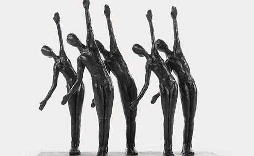 Poésie du geste : introduire le mouvement et le déséquilibre